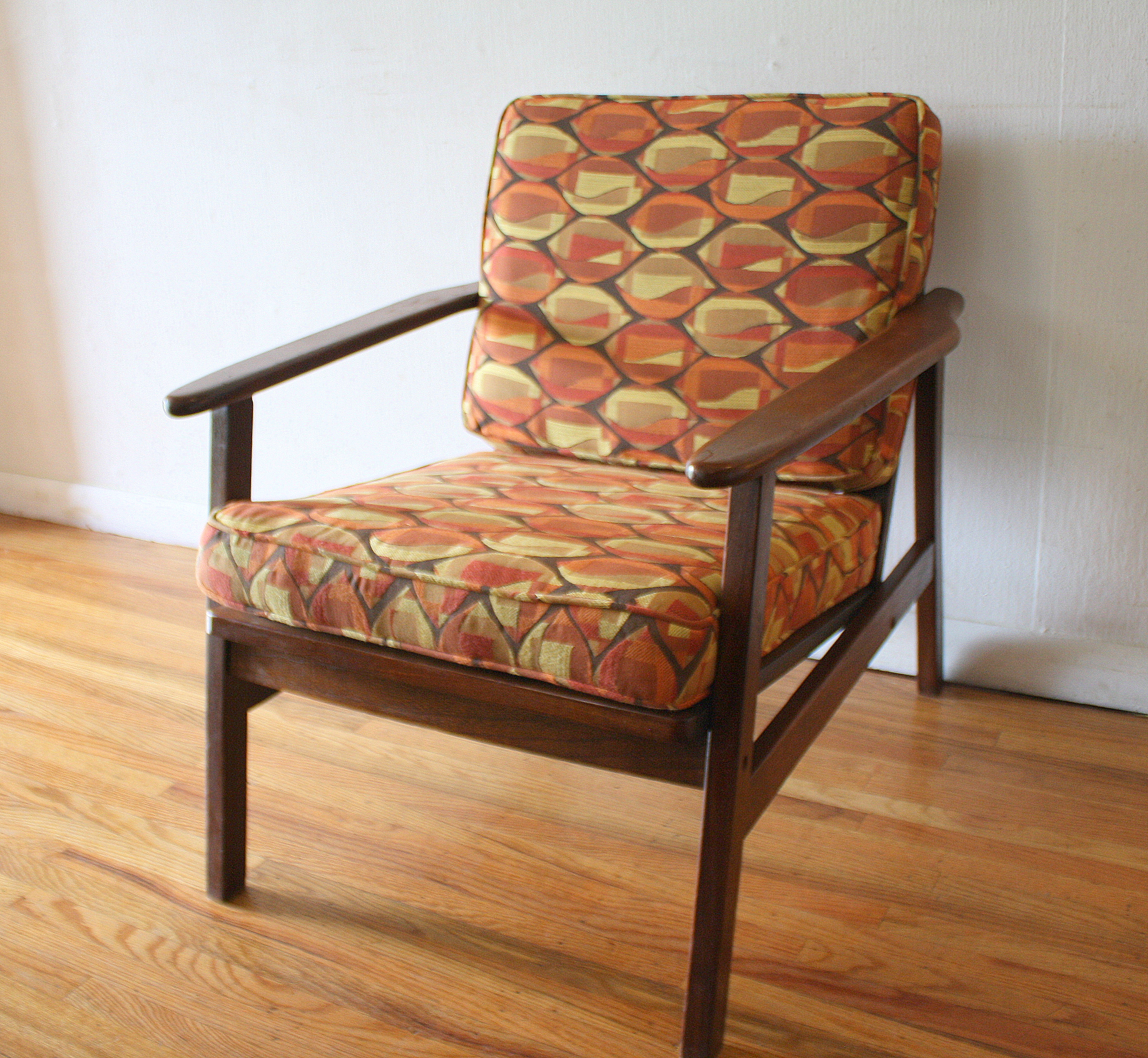 mcm arm chair geometric pattern cushions 1