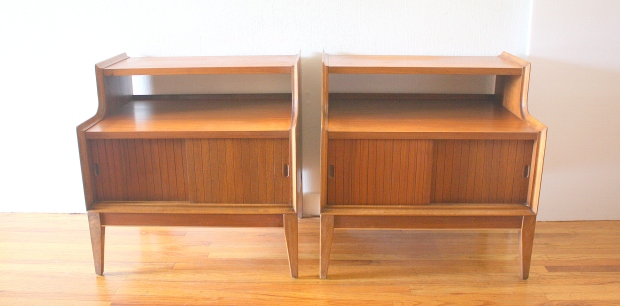 pair of 2 tiered nightstands withsliding doors 4.JPG